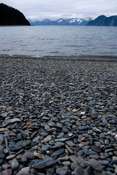 Камінь пляж Fox острова Аляска — стокове фото