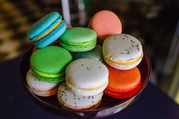 Renkli Fransızca macaroons — Stok fotoğraf