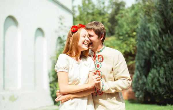 Woman and man having fun outdoors — Stock Photo, Image