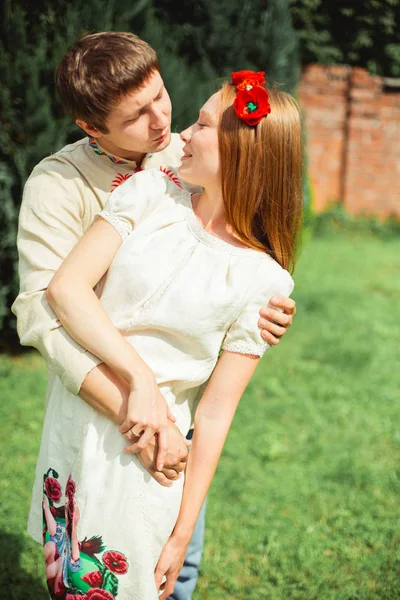 Couple on wedding in Ukrainian style — Stock Photo, Image