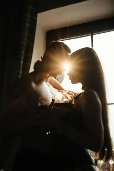 Young couple with glasses — Stock Photo, Image