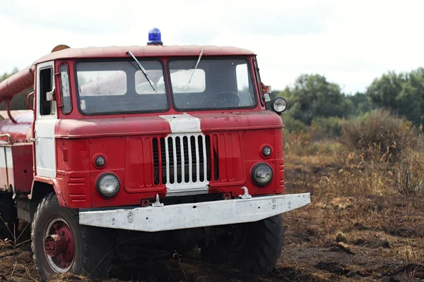 Old fire truck on training — Stock Photo, Image