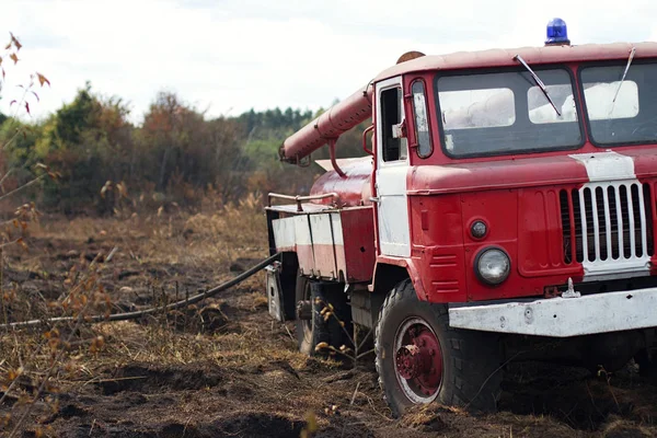 Old fire truck on training — Stock Photo, Image