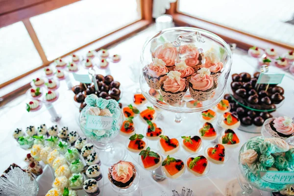 Słodycze na holiday party tabeli — Zdjęcie stockowe
