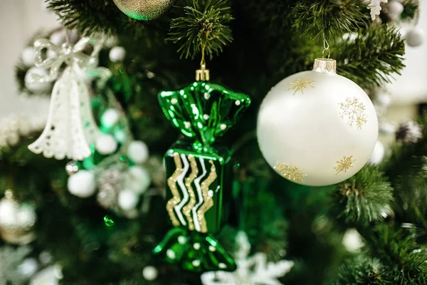 Juguetes árbol de Navidad —  Fotos de Stock