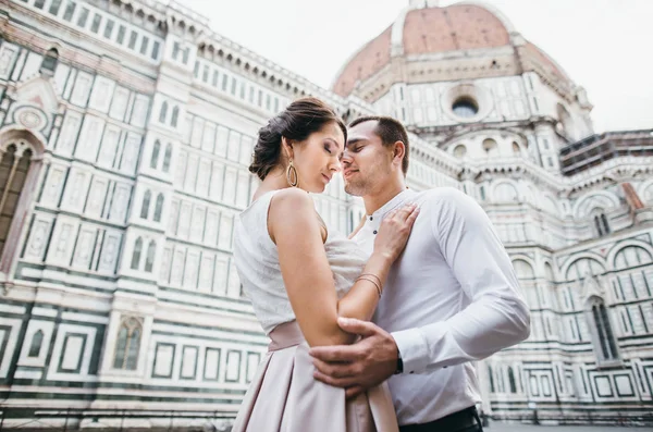 Happy young couple — Stock Photo, Image