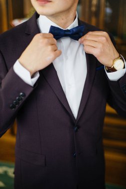 Siyah takım zarafet adam