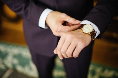 damat töreni için hazırlanıyor
