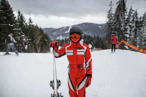 Woman in winter mountain — Stock Photo, Image