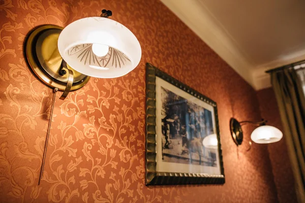 Vintage lamp in bedroom — Stock Photo, Image