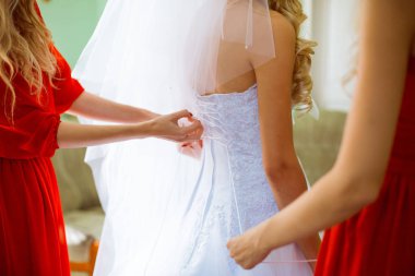 Nedime elbise gelin yardım