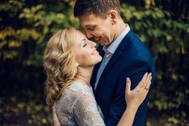 damat ve gelin mutlu portre