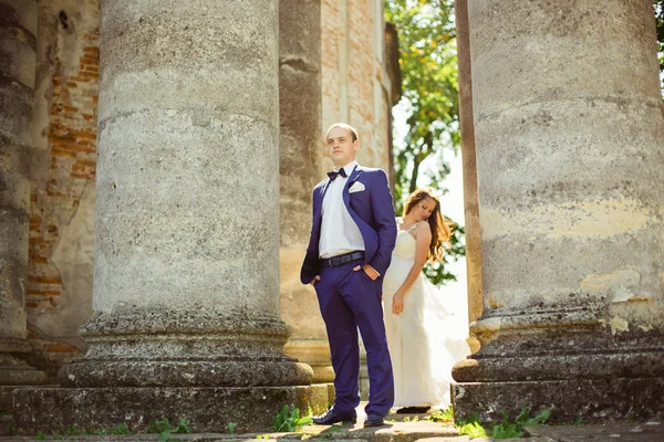 Felice sposo e sposa ritratto — Foto Stock