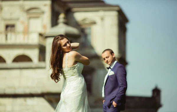 Retrato de novio y novia feliz — Foto de Stock