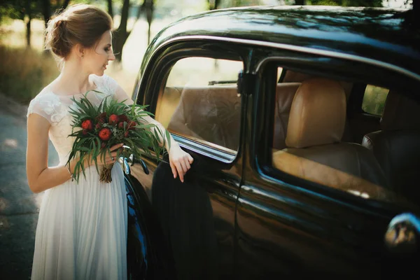 genç güzel gelin portresi