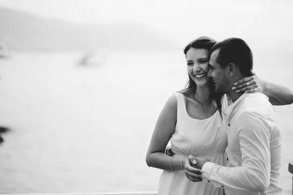 Novia y novio felices — Foto de Stock