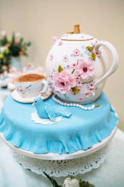 lezzetli doğum günü kek