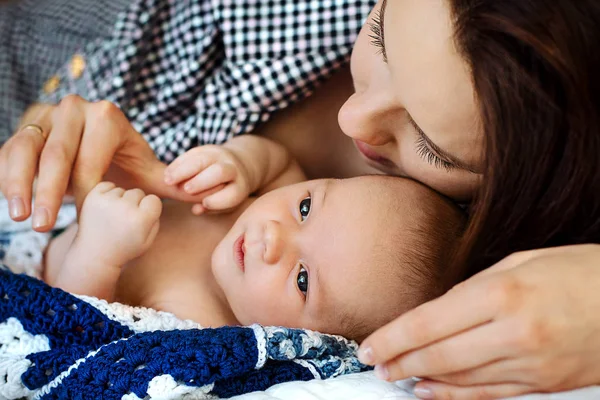 Mother and her baby boy — Stock Photo, Image