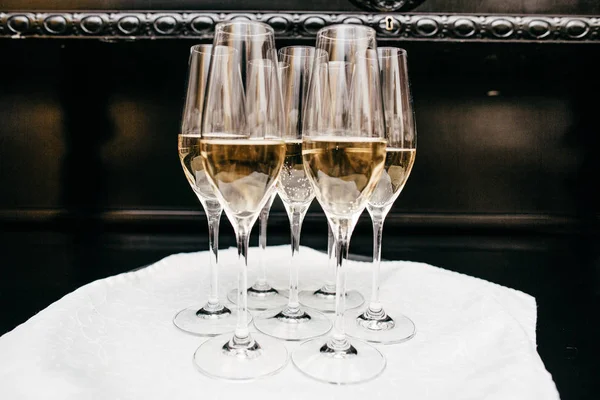 Volledige glazen van champagne — Stockfoto