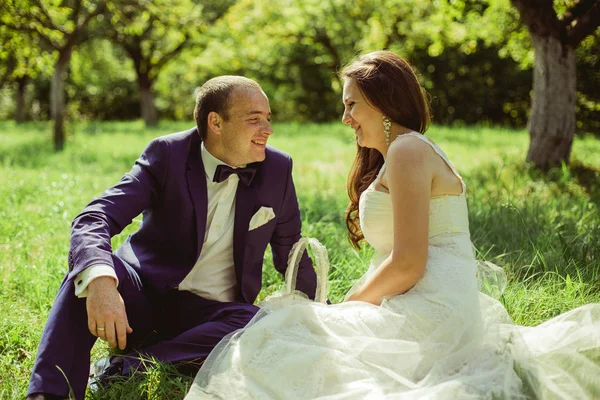 Casal no verão — Fotografia de Stock