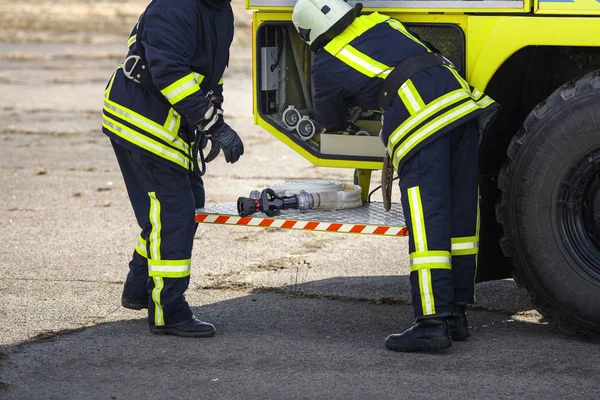 Brave Firefighters in Training — Stock Photo, Image