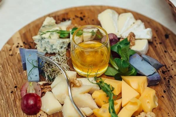 çeşitli peynir türleri