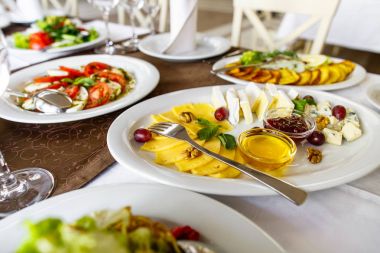 peynir beyaz tabak tabak