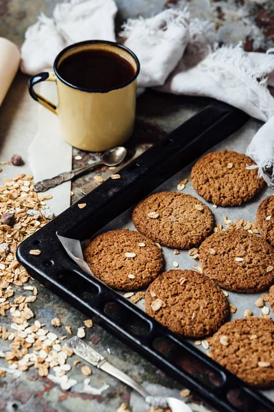 Oatmeal cookies and ingredients — Stock Photo, Image