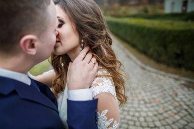  Çift düğün günü kutluyor