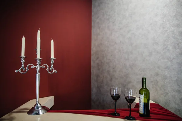 Two elegant goblets of red wine — Stock Photo, Image