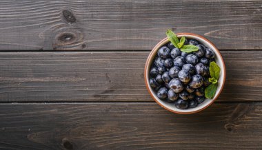 Kasede taze yaban mersini 