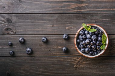 Kasede taze yaban mersini 