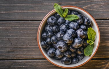 Kasede taze yaban mersini 