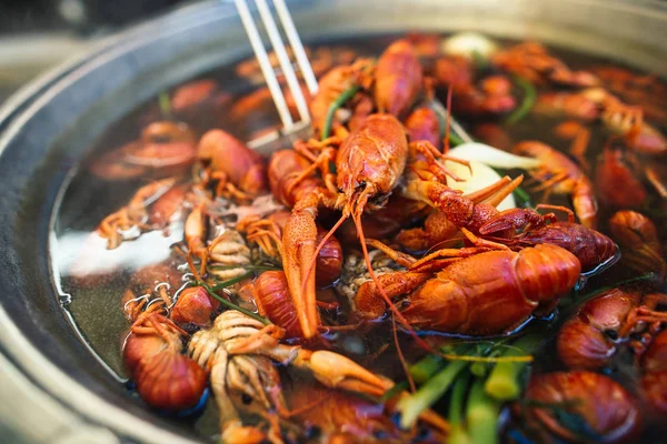 Freshly boiled hot crayfish — Stock Photo, Image