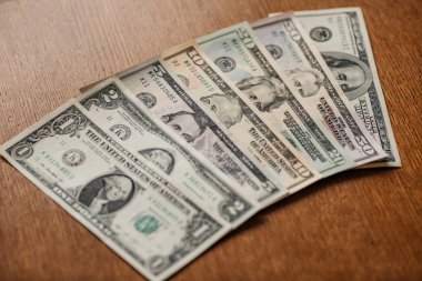 Amerikan Doları nakit para.