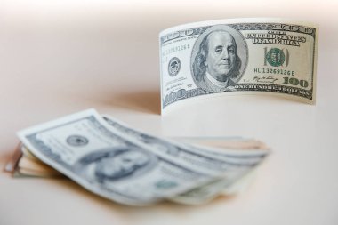  Amerikan Doları nakit para.