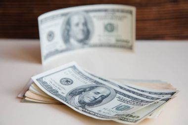  Amerikan Doları nakit para.