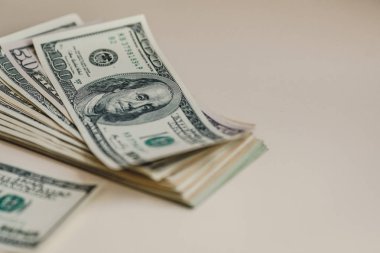  Amerikan Doları nakit para.