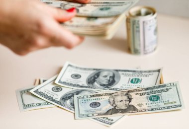 para dolar tutan eller