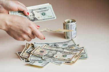 para dolar tutan eller