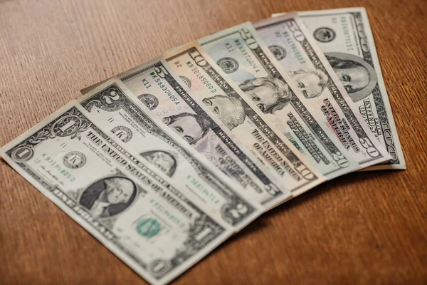Amerických dolarů hotovosti peníze. — Stock fotografie