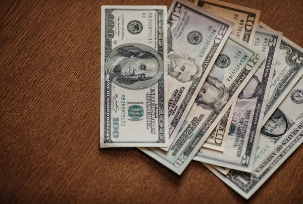  Amerikan Doları nakit para.