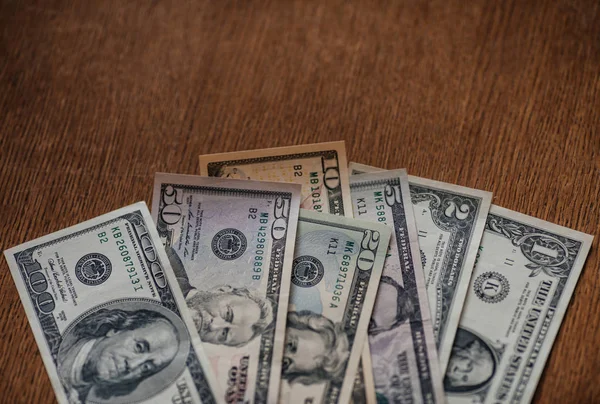  Amerikan Doları nakit para.