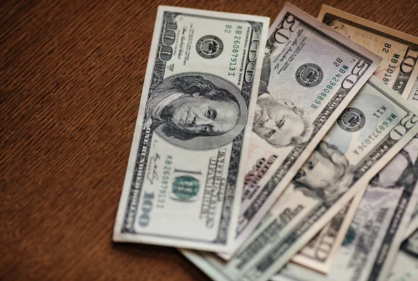  Amerikan Doları nakit para.