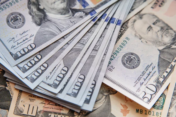  Amerikan Doları nakit para.