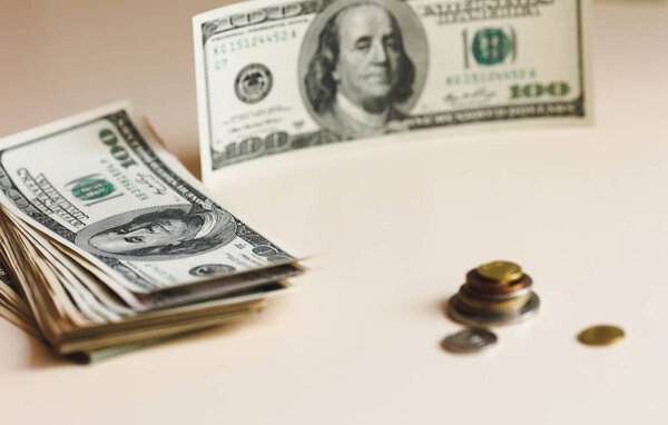 Американские доллары наличными деньгами
.