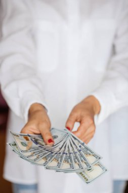 para dolar tutan eller