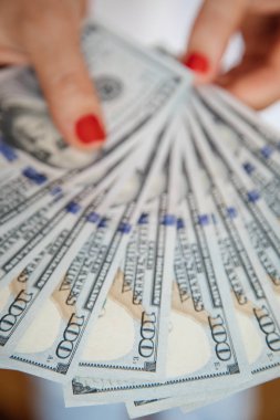 para dolar tutan eller