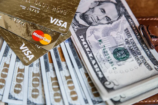 Dolar nakit ve kredi kartları