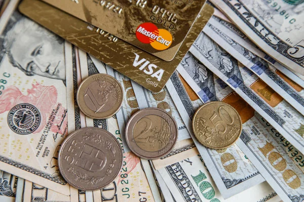 Dolar nakit ve kredi kartları